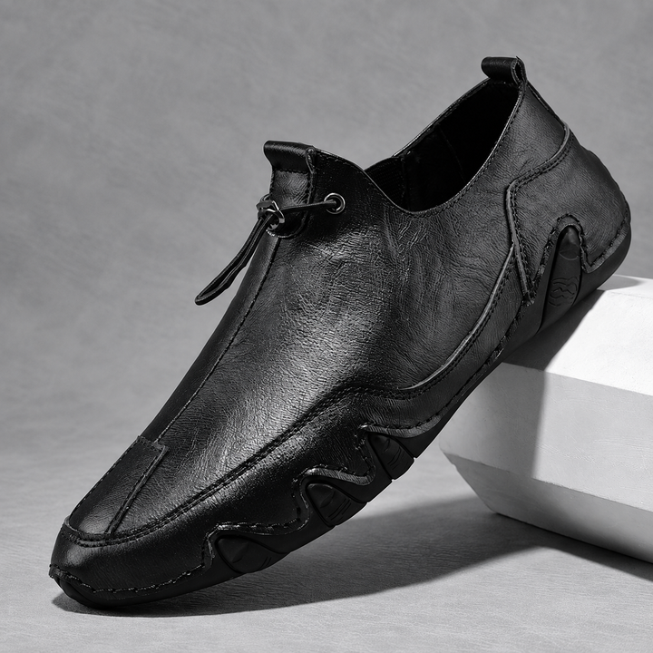 Heskey Leather Trainer