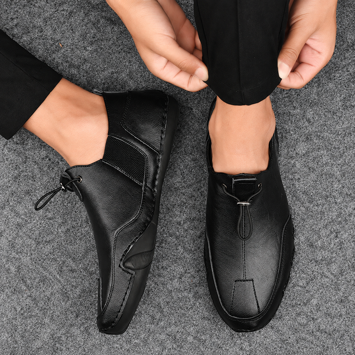 Heskey Leather Trainer