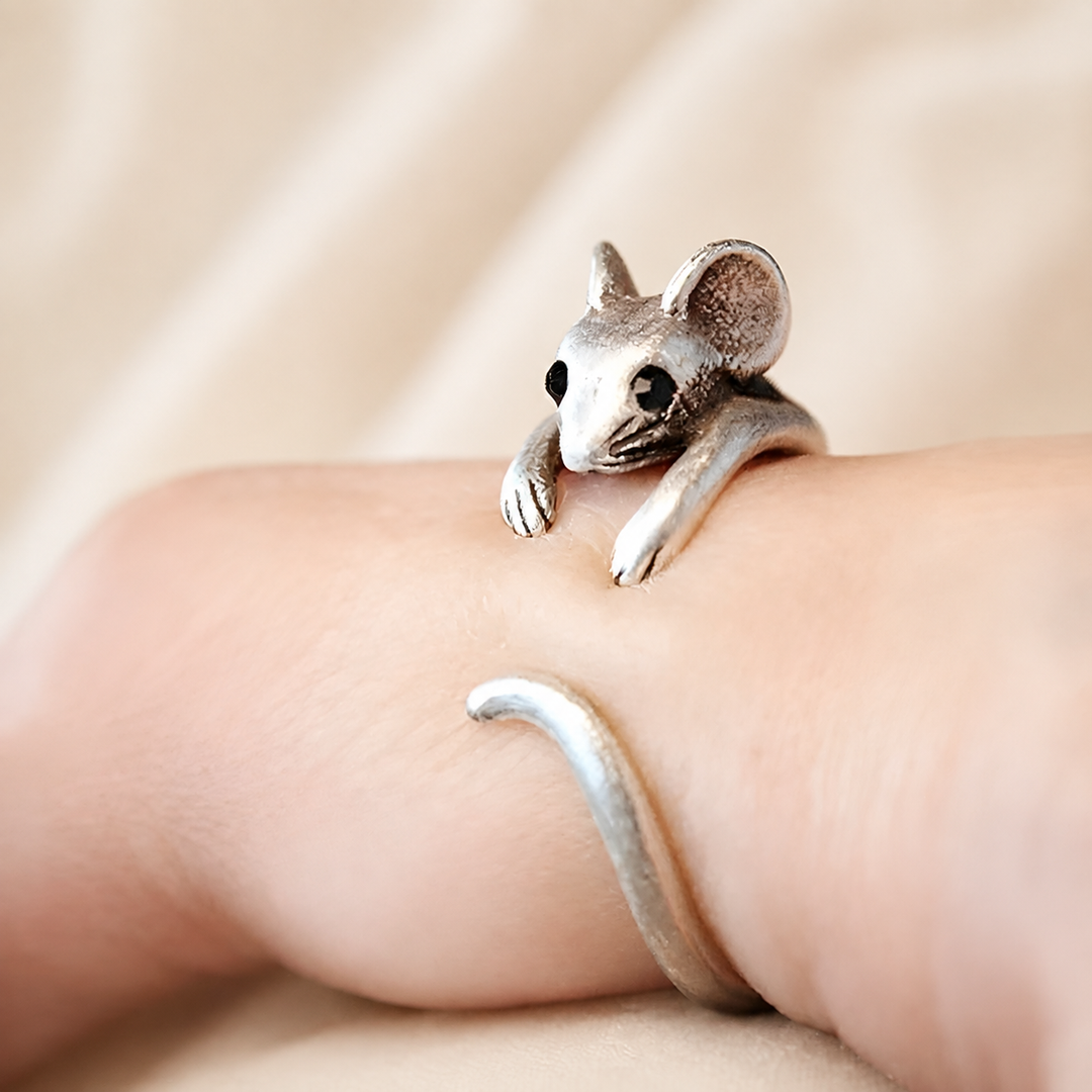 Ringatouille mouse ring — worn view